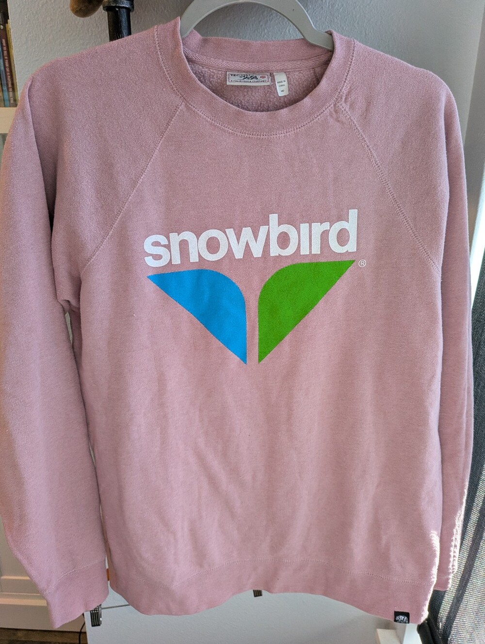 Techstyles Snowbird Ski Resort Raglan Crewneck Sweatshirt Medium Mauve Pink